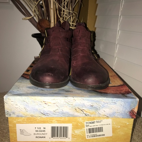 Like New Bella Vita Burgundy Leather Bootie - Picture 11 of 13